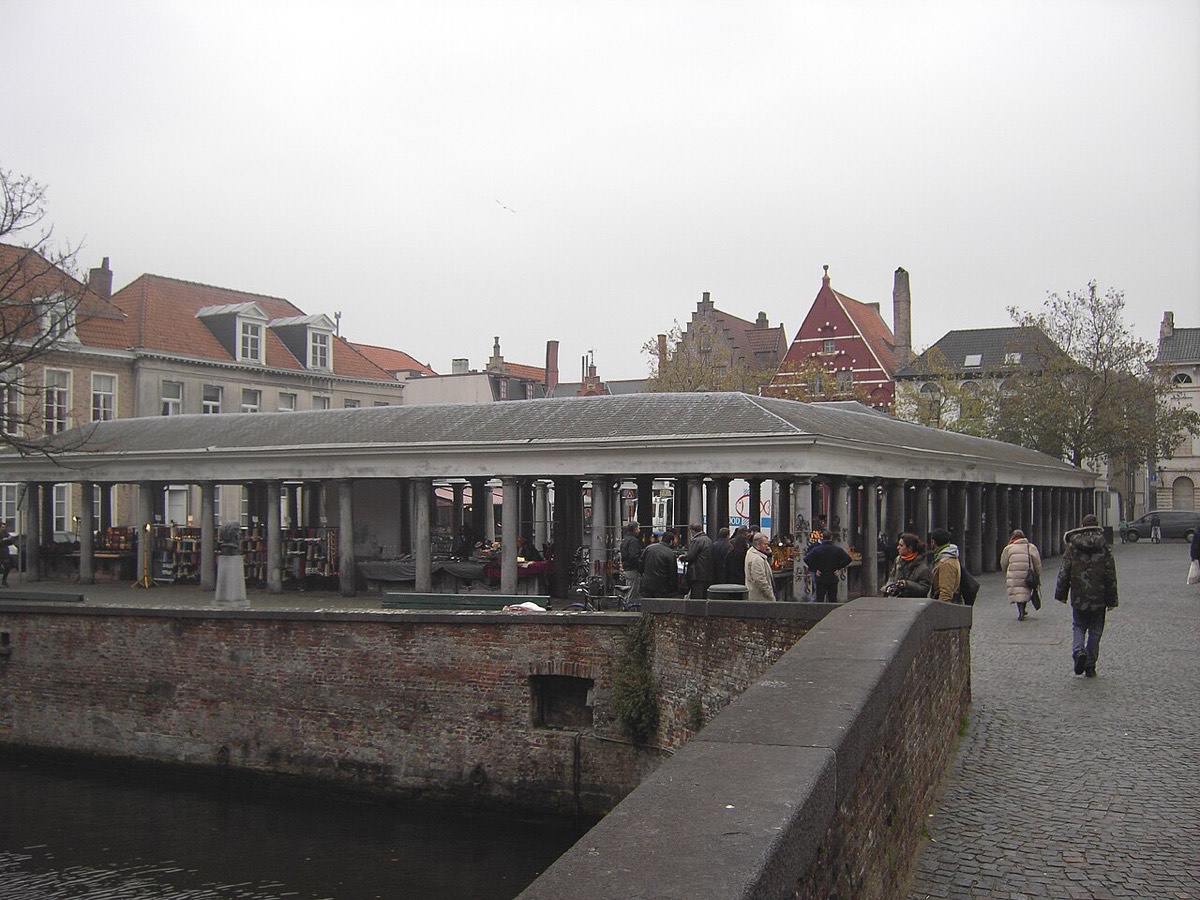 Le Vismarkt (marché aux poissons), à Bruges.