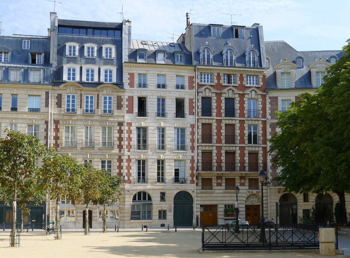 La place Dauphine, à Paris.
